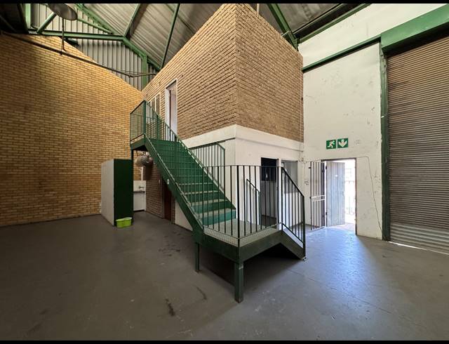 183M² WAREHOUSE TO LET IN ROBERTVILLE